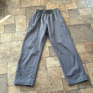Under Armour medium sweatpants.